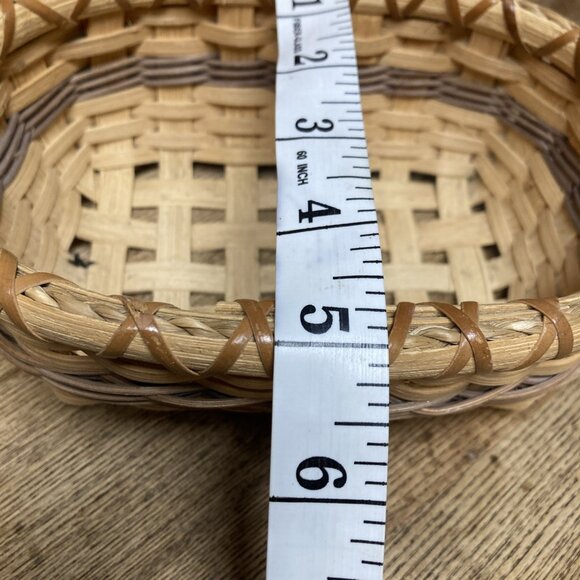 VTG Woven Basket Artisan Handmade Cottagecore Farm Rustic Decor Small Signed - Picture 8 of 10